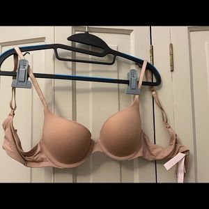 ***New without tags! VS 34A